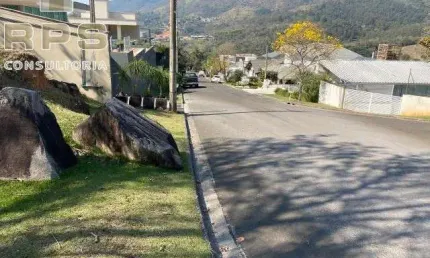 Terreno a venda no condomínio agua verde, com uma vista linda para pedra grande!