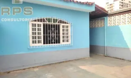Casa térrea à venda no bairro Atibaia Jardim em Atibaia, 3 quartos sendo 1 suite, com acessibilidade, comodos amplos, 116m² de construção!