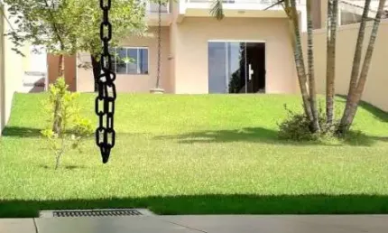 Casa à venda no jardim paulista em atibaia, 390m² de terreno, 3 quartos sendo 1 suíte, isolada, espaço gourmet, edícula e lindo quintal gramado!