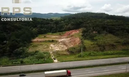 Área com 15.000 m² com ótima localização ,  bairro itapetinga á 50 mts da rodovia fernão dias , km 45  zoneamento: ee1 área tem planta topográfica