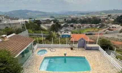 Casa em Bom Jesus dos Perdoes , condominio Country Felix, com 05 dormitórios , sendo 02 suites , piscina , jacuzzi , churrasqueira , lareira , garagem
