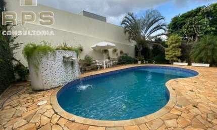 Casa a venda ou locação na Vila Giglio em Atibaia , com 387 m², 03 suítes sendo 01 suíte master com closet + 01 dormitório , piscina e churrasqueira