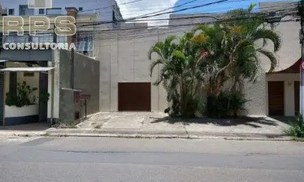 Loja / Salão / Ponto Comercial a venda ou locação, em Atibaia . Ótima localização, Área construída : 1.240 m²  Área total : 1.560 m²