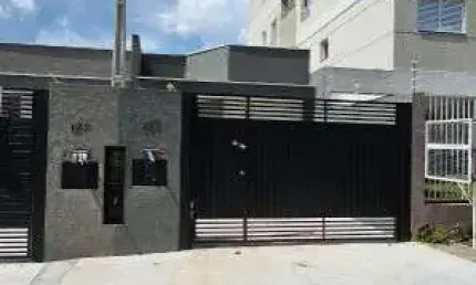 Casa nova , totalmente térrea ! área construída : 70 m² ,com 03 dormitórios , sendo 01 suite  cozinha em conceito aberto  lavanderia , garagem