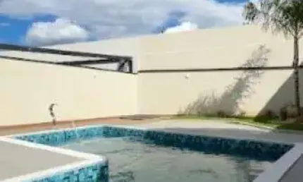 Casa totalmente térrea em Atibaia, 200 m² área ,com 03 suites , 01 master com espaço para closet , sala com pé direito 6 mts , cozinha planejada