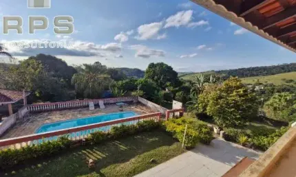 Chácara a venda no bairro Vitória Régia com vista espetacular e muito quintal!