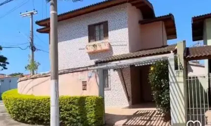 Casa no Alvinópolis com 123 m² , 02 dormitórios , sala de estar e jantar, cozinha com planejados e despensa , área gourmet com churrasqueira