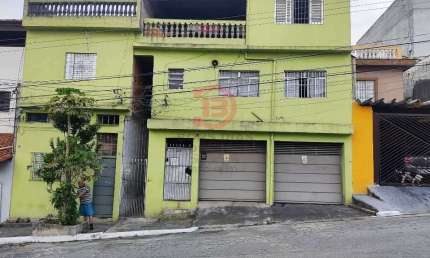Sobrado com 7 casas no Terreno, 12 X 20 a Venda, Vila Re
