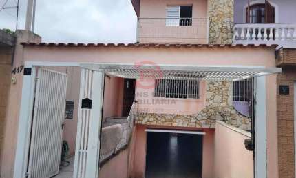 Sobrado frontal com 3 quartos, 5 vagas de garagem subterranea