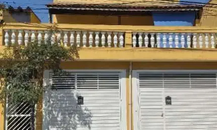 Sobrado com edicula ( 3 casas no terreno) - 4 vagas carros-  Burgo Paulista