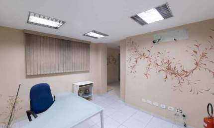 Sala Comercial a Venda com 5 Salas, Bairro Republica