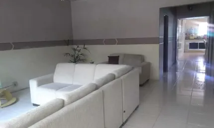 Casa terrea ampla com salao aos fundos jardim brasilia