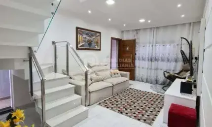 Sobrado a venda 3 quartos (1 suite) e 2 vagas de garagem - Patriarca