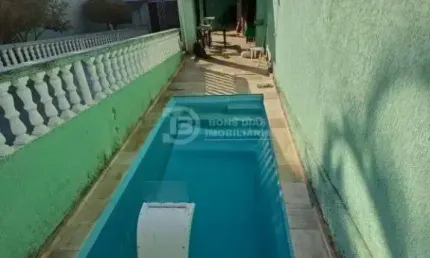 Sobrado com 4 Dormitorios, sendo todos suites, 5 vagas, Piscina, 206 metros