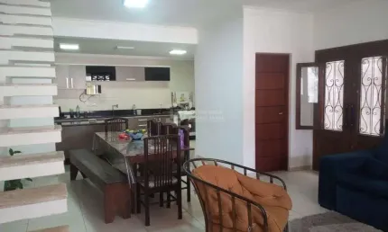 Sobrado com 3 Dormitorios e 1 Suite no Burgo Paulista - Zona Leste de SP!