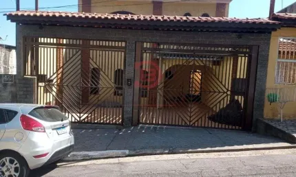 Lindo sobrado com 3 dormitorios sendo 2 suites e 1 closet  , 3 vagas de garagem , area gourmet  , no burgo paulista