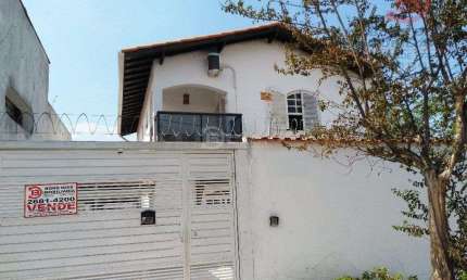 Sobrado frontal 3 quartos (1 suite) e 3 vagas de garagem - Edicula - Vila Re