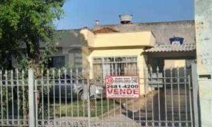 CASA TERREA COM 3 QUARTOS E QUINTAL GRANDE A VENDA NA VILA SAO FRANCISCO/SP