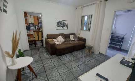 Sobrado a venda na Vila Re - 2 quartos (1 suite) e 1 vaga de garagem coberta.