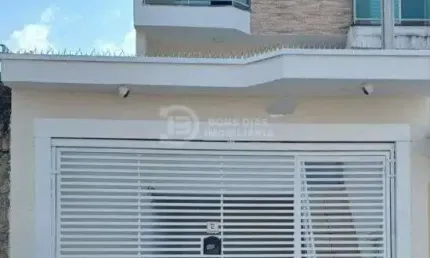 Sobrado frontal a venda - 3 quartos (1suite) e 3 vagas de garagem - Jd. Fernandes