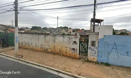 Casa com 4 Quartos e 1 Galpao  a Venda. Parque Guarani