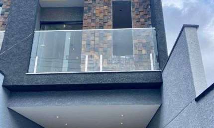 Lindo Sobrado na Cidade AE Carvalho A Venda com 3 Dormitorios e 2 Vagas, 160m
