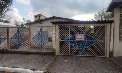 Casa de 3 Dormitorios e 2 Vagas de Garagem a Venda, Vila Granada