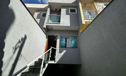 Sobrado a venda na Vila Re, Sao Paulo: 2 dormitorios, 4 garagens!