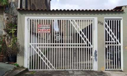 Casa padrao para alugar na Vila Re, Sao Paulo - 2 dormitorios, garagem e pet friendly!