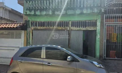 Casa a venda - dividida em 2 residencias - 1 vaga de garagem -v. taquari - itaquera