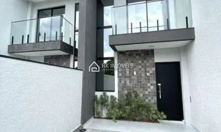 Novíssimo sobrado duplex 2 suítes, 84m² a 500m da praia!
