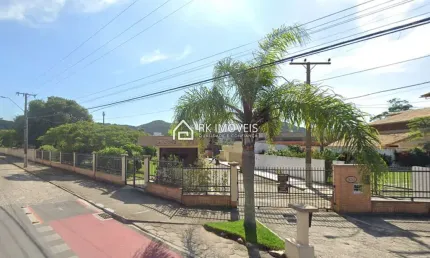 Excelente oportunidade para investimento em condomínio fechado no ingleses norte a 350 m do mar
