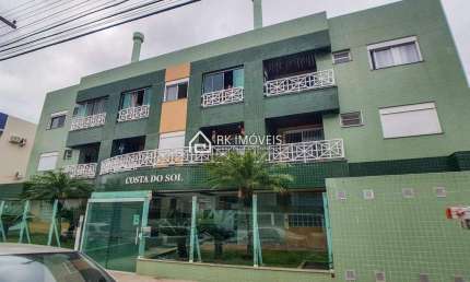 Apartamento a 200m da Praia - 2 Dormitórios Sendo 1 Suíte com Vista para a Rua