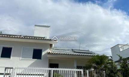 Casa com 4 Dormitórios a 400m do Mar – Ingleses Norte