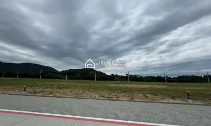 Excelente terreno em Condominio com toda infraestrutura