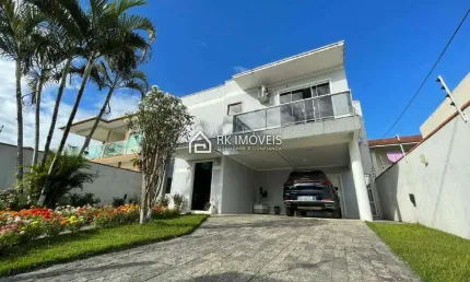 Casa Exclusiva à Venda com 3 suítes + Edícula – Sustentabilidade, Conforto e Sofisticação!