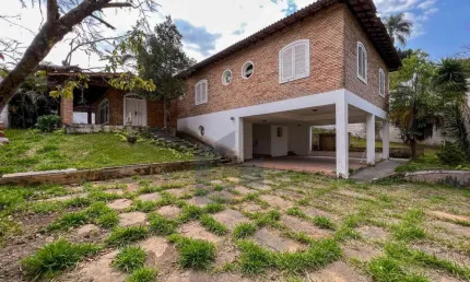 Sobrado para Venda em Poá, Vila Áurea, 5 dormitórios, 4 suítes, 3 banheiros, 6 vagas