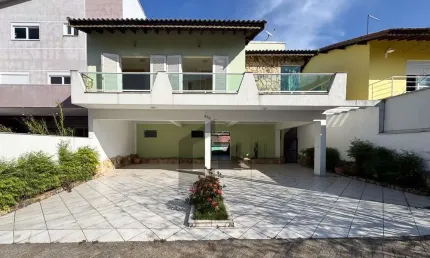 Casa em Condomínio para Venda em Suzano, Jardim Altos de Suzano, 4 dormitórios, 1 suíte, 4 banheiros, 8 vagas