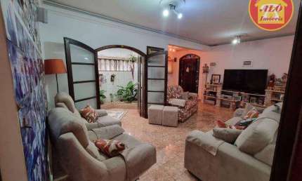 Casa com 3 quartos à venda, 100 m² por R$ 370.000 - Vila Cascatinha - São Vicente/SP