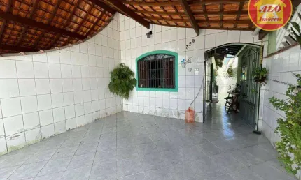 Casa com 2 quartos à venda, 70 m² por R$ 440.000 - Maracanã - Praia Grande/SP