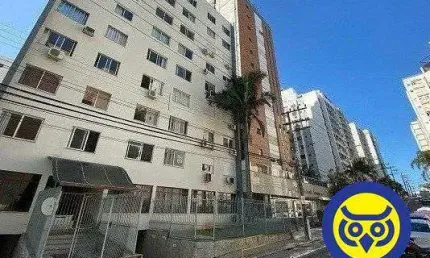 Apartamento com 3 quartos e dependência completa - Centro - Florianópolis
