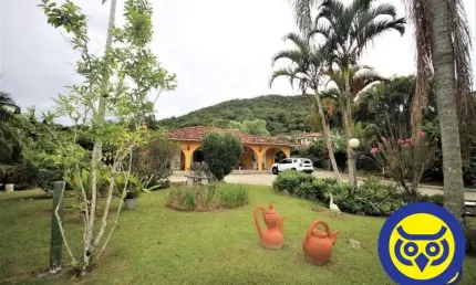 Chácara próxima da praia em Sambaqui, Florianópolis