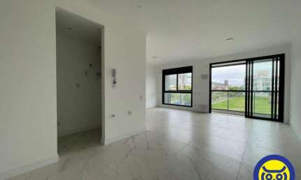 Studio no Novo Campeche, a Poucos Metros do Mar, com 1 Vaga de Garagem e Hobby Box!