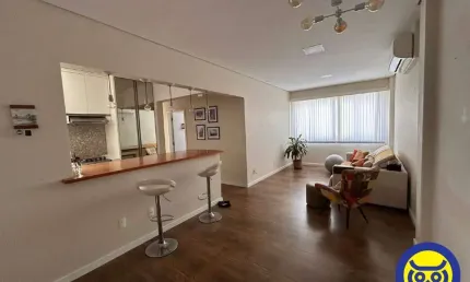 Apartamento 3 quartos (suíte), reformado, 1 vaga - Centro/Fpolis-SC