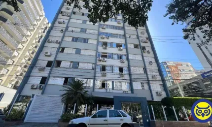 Apartamento à Venda no Centro de Florianópolis com 3 quartos