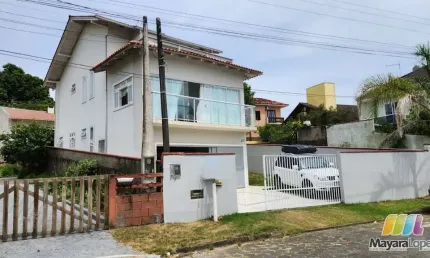 Sobrado na praia do Itaguaçu - São Francisco do Sul.