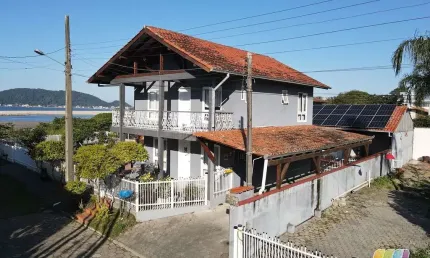 Casa com 6 quartos à venda na Rua Descanso, Ubatuba, São Francisco do Sul
