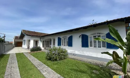 Casa com 4 quartos à venda na Rua Coronel Oliveira, Centro, São Francisco do Sul