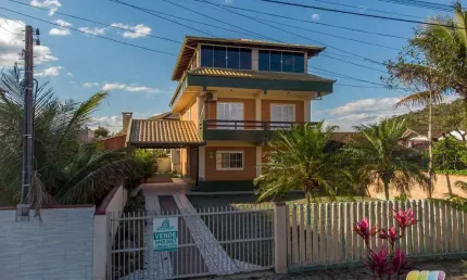 Casa com 4 quartos à venda na Rua Dos Aposentados, Ubatuba, São Francisco do Sul