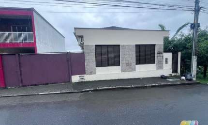 CASA PARA LOCAÇÃO NO CENTRO DE SÃO FRANCISCO DO SUL,SC